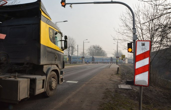 Lasery i dodatkowa sygnalizacja na wrocławskim przejeździe. Ma być bezpieczniej