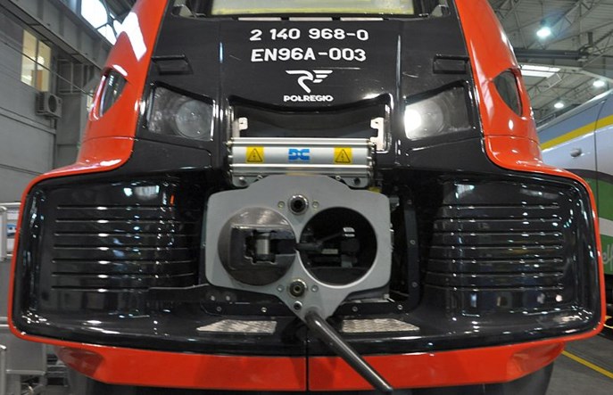 Elfy 2 dla Polregio  mają już dwa miesiące spóźnienia. Problem z dokumentacją