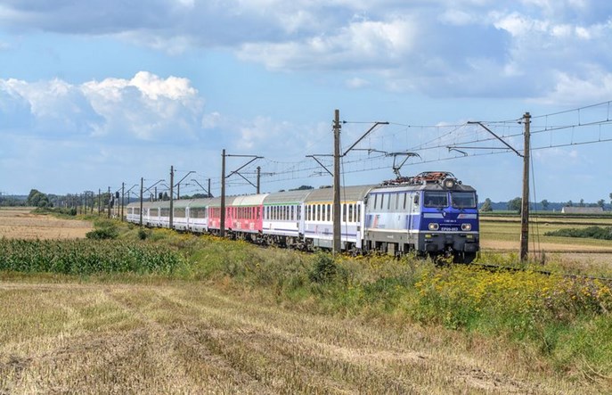 Środki na tabor dla samorządów zamiast PKP Intercity