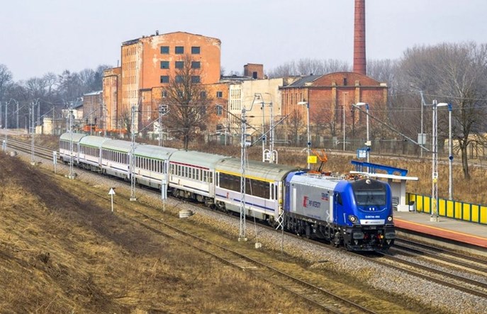Griffiny prowadzą pociągi w PKP Intercity [filmy]