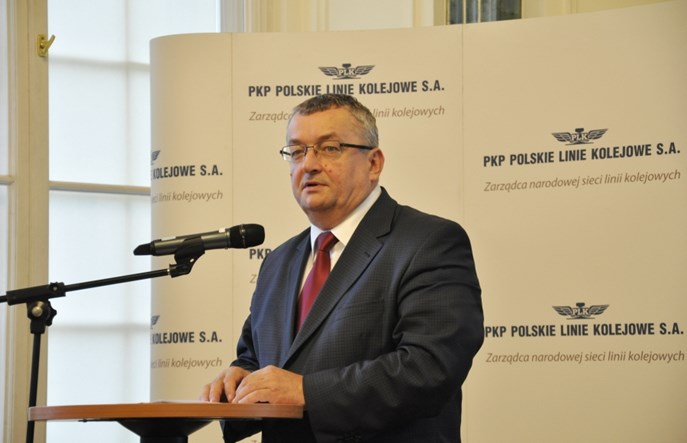 Minister Adamczyk mówił o polskiej kolei. PiS klaskał, opozycja krytykowała