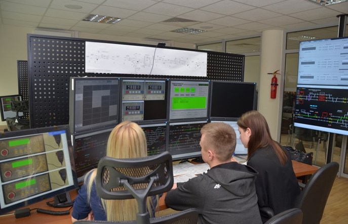 PLK stawiają na edukację przyszłych kolejarzy