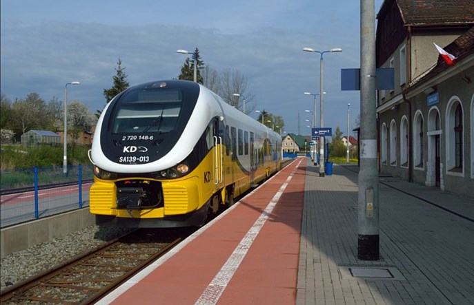 Koleje Dolnośląskie jednak nie kupią spalinowych pojazdów Pesy