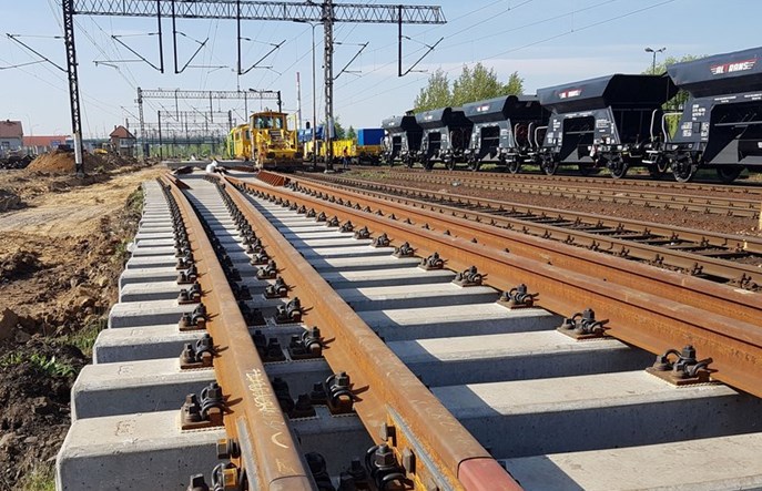 Majewski: Liczne remonty na kolei pogarszają ofertę. Widać to w statystykach