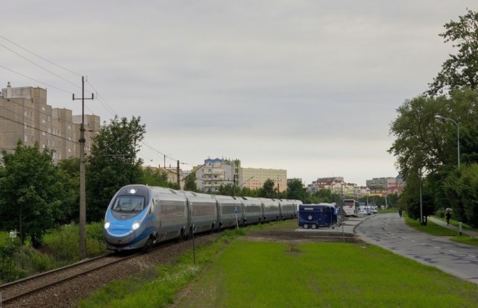 Nie wiadomo, kiedy uszkodzone w Ozimku Pendolino będzie naprawione