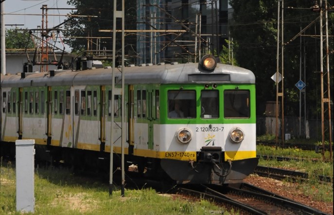 Koleje Mazowieckie wysyłają 8 EN57 na naprawy P4. Ostatni raz?