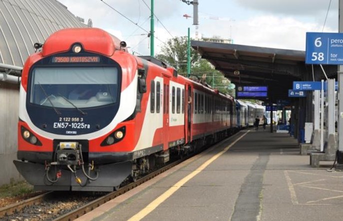 Będzie 6 par połączeń między Gnieznem i Jarocinem. Pojadą zmodernizowane EN57