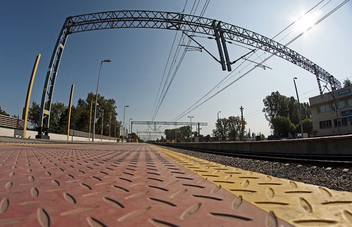 Perony w Nowym Dworze Mazowieckim są za krótkie. Kiedy się to zmieni?