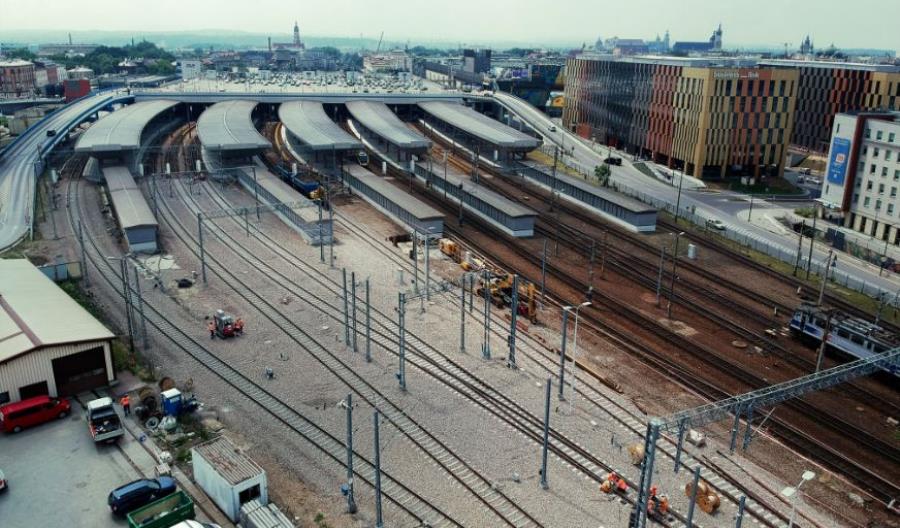 Kraków Główny: Dodatkowe perony dla pociągów do Warszawy Kraków Główny: Dodatkowe perony dla pociągów do Warszawy