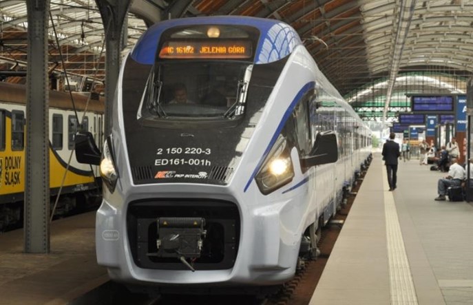 Pociąg IC„widmo” z Legnicy. Nie jeździ od tygodnia, lecz można kupić na niego bilet