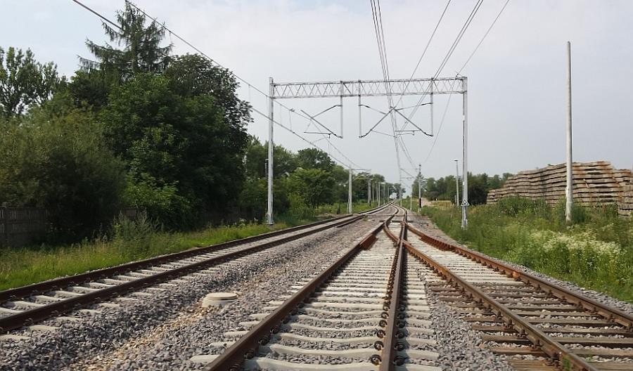 Nowe perony i sieć trakcyjna między Lublinem a Kraśnikiem Nowe perony i sieć trakcyjna między Lublinem a Kraśnikiem