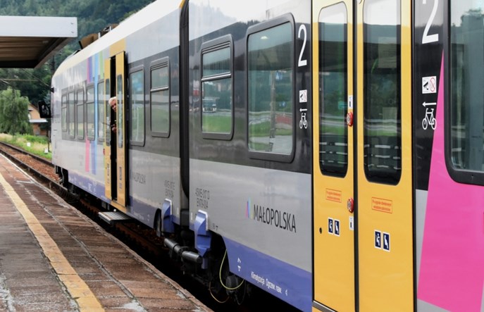 Małopolski marszałek zadowolony z wyników Podhalańskiej Kolei Regionalnej 