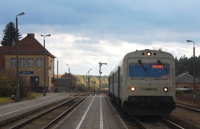 PLK od roku próbuje wskazać projektanta elektryfikacji linii 201