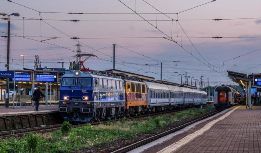 Punktualność pociągów PKP IC najgorsza od lat Punktualność pociągów PKP IC najgorsza od lat