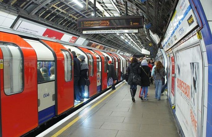 Rośnie zainteresowanie nocnym metrem w Londynie