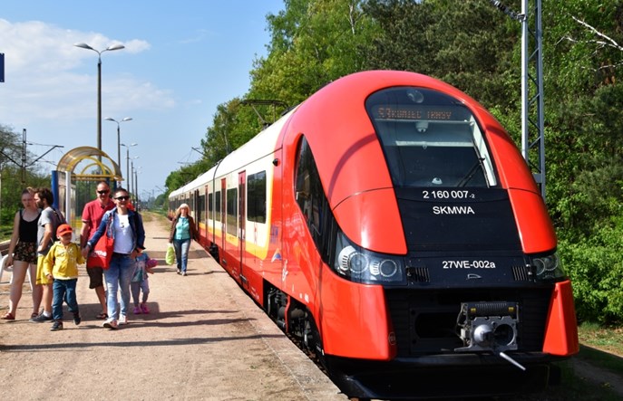Kolej w lipcu 2018 przewiozła więcej pasażerów niż w lipcu 2017
