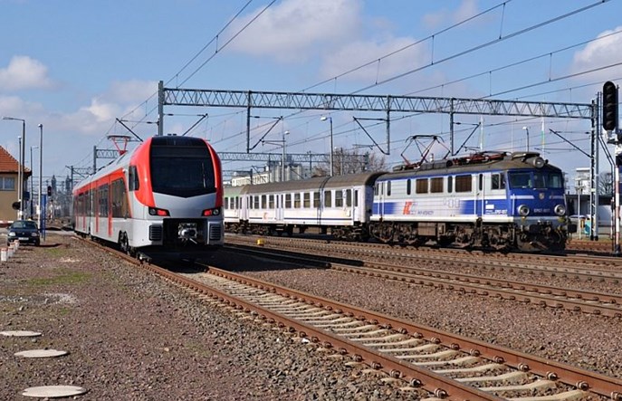 Rosnące ceny energii odbiją się na przewozach kolejowych? Jest stanowisko PKP IC [aktualizacja]