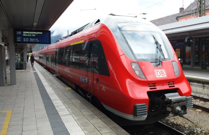 Nowy rozkład DB: Całkowite zamknięcie na KDP oraz nowe trasy, w tym do Polski