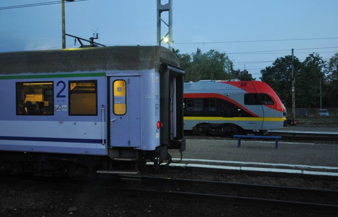 Z 27 na 28 października zmieniamy czas na zimowy. Jak pojadą pociągi?