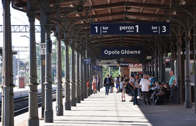 UTK sprawdził punktualność pociągów w trzecim kwartale 2018 roku. Znów spadła