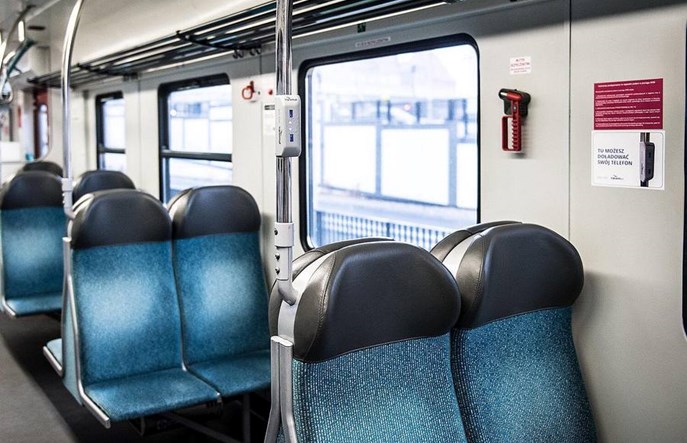 Ładowarki USB w 26 pociągach SKM Trójmiasto. Przewoźnik dostał je gratis