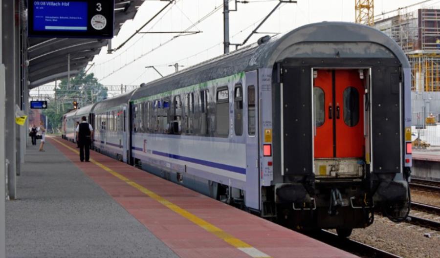 Niepełnosprawny pasażer PKP IC zostawiony na dworcu w Wiedniu. Spółka przeprasza Niepełnosprawny pasażer PKP IC zostawiony na dworcu w Wiedniu. Spółka przeprasza
