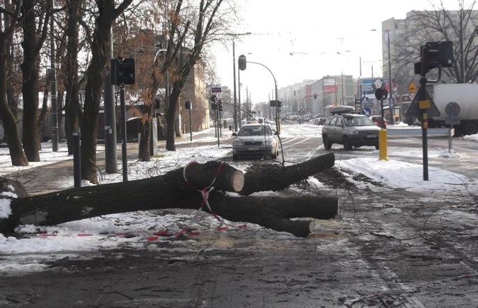 Łódź: Ostatni odcinek Dąbrowskiego w przebudowie. Czy wykonawca zdąży?