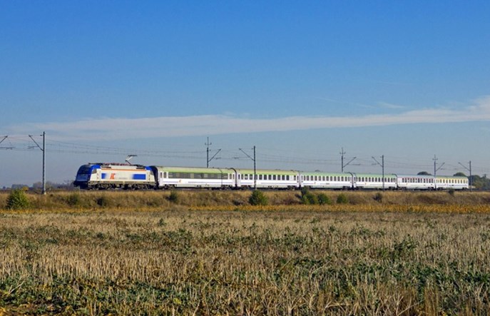 PKP Intercity trochę bardziej punktualne. Dalsza poprawa wymaga czasu