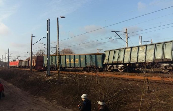 Wykolejenie pociągu w Kiekrzu, trasa Poznań-Szczecin zablokowana w obu kierunkach