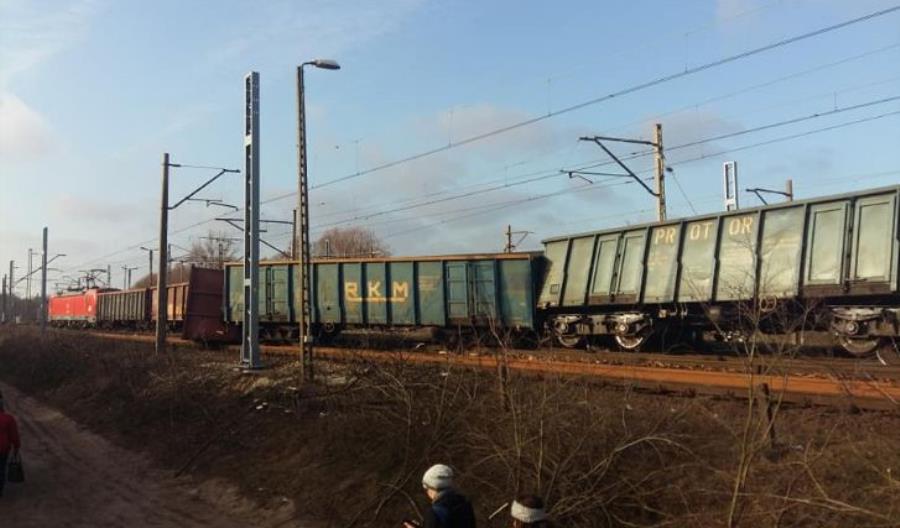 Wykolejenie pociągu w Kiekrzu, trasa Poznań-Szczecin zablokowana w obu kierunkach