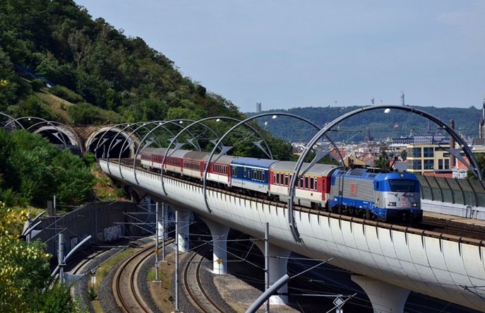 Liberalizacja w Czechach częściowo wstrzymana. Dziesięcioletnie kontrakty dla ČD