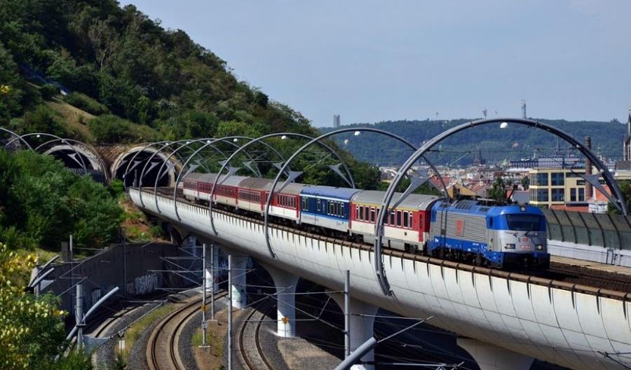 Liberalizacja w Czechach częściowo wstrzymana. Dziesięcioletnie kontrakty dla ČD Liberalizacja w Czechach częściowo wstrzymana. Dziesięcioletnie kontrakty dla ČD