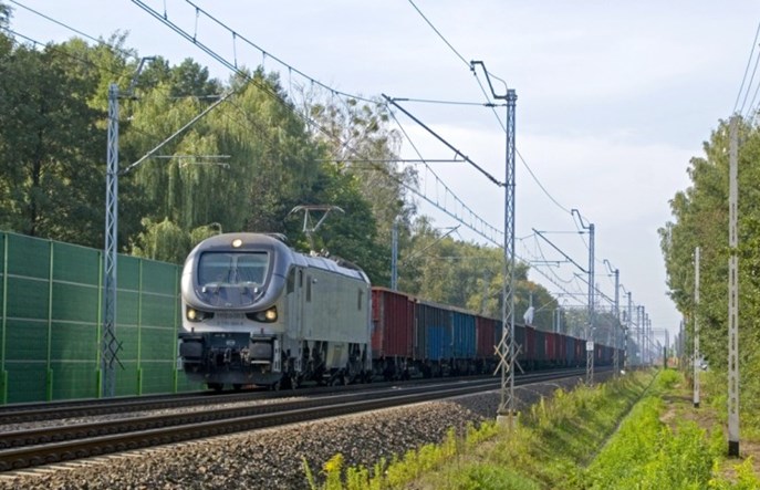 PLK chce skończyć z „ekranozą"