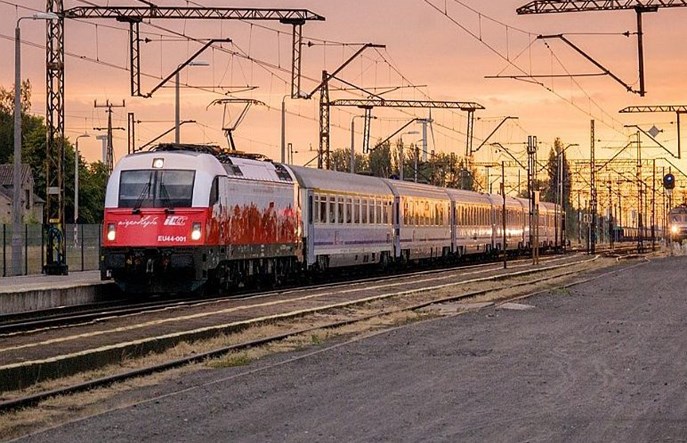 Kolejne kłopoty PKP Intercity. Ponad połowa lokomotyw Husarz nie wyjechała na tory