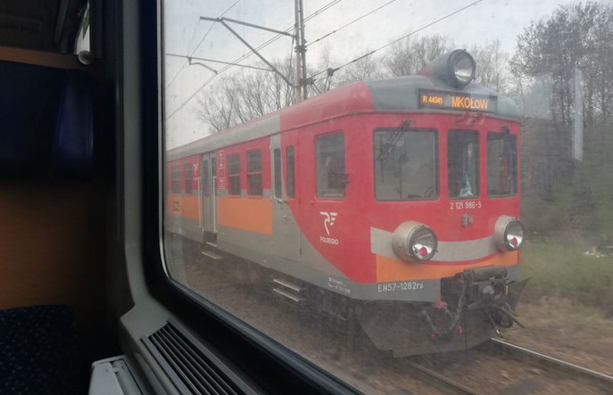 Ostatni EN57 w Kolejach Śląskich. Ile Elfów 2 dotarło do przewoźnika?