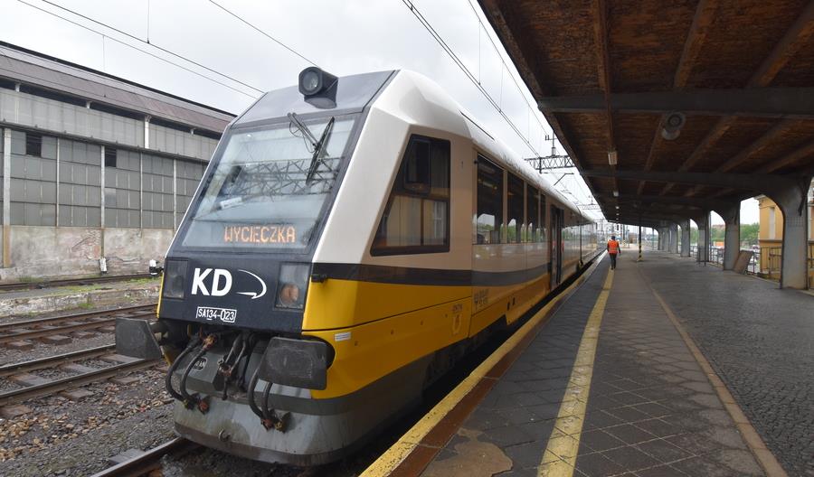 Wydanie biletu w pociągu KD podrożeje. Wzrosną też inne opłaty dodatkowe Wydanie biletu w pociągu KD podrożeje. Wzrosną też inne opłaty dodatkowe