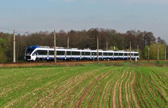 Jeździ 14 z 20 Dartów. Przetarg na 12 nowych ezt nierozstrzygnięty