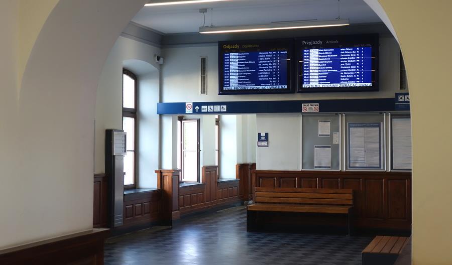 UTK: Przewoźnicy muszą podpisać umowę z PKP SA na korzystanie z dworców UTK: Przewoźnicy muszą podpisać umowę z PKP SA na korzystanie z dworców