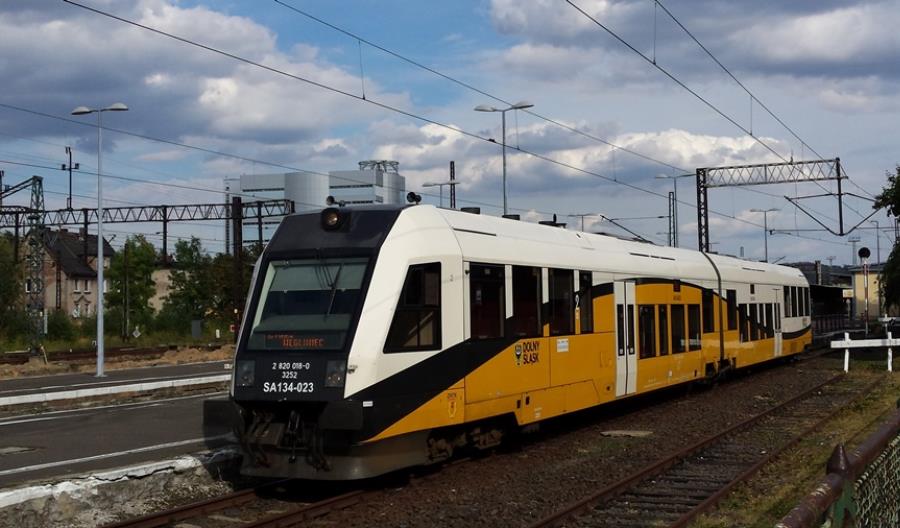 Patryk Wild: Dolnośląski rozwój kolei niezatrzymany Patryk Wild: Dolnośląski rozwój kolei niezatrzymany