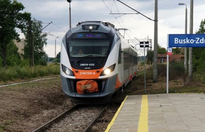Sezonowe pociągi do Buska-Zdroju. Czy rozkład można było ułożyć lepiej?