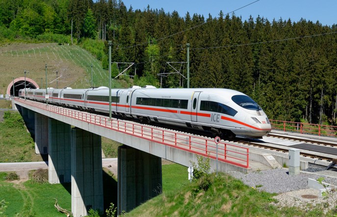 Sztandarowy niemiecki projekt KDP między Berlinem a Monachium