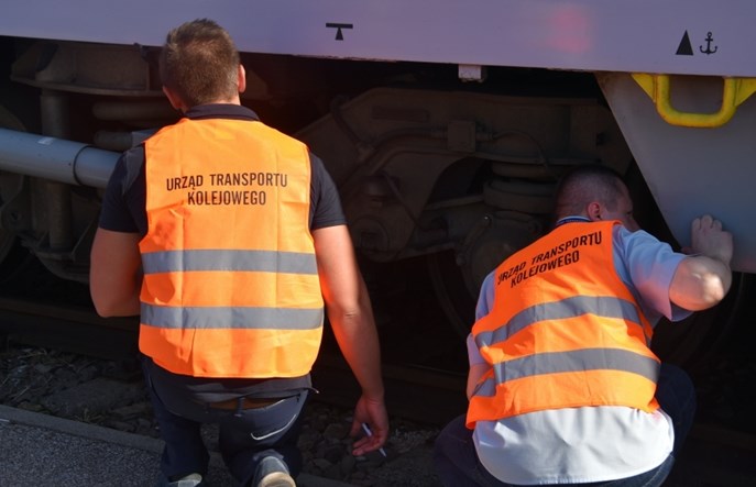 Koparka uszkodziła pociąg TLK Hańcza na Rail Baltice