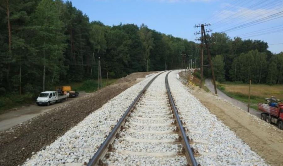 Po otwartej linii Nysa – Opole pociągi wciąż jeżdżą wolno. Kiedy przyspieszą? Po otwartej linii Nysa – Opole pociągi wciąż jeżdżą wolno. Kiedy przyspieszą?