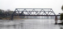 PLK wymieni XIX-wieczny most kolejowy nad Odrą na linii 273