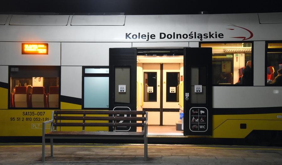 Bilety drożeją także w Kolejach Dolnośląskich. Do Bielawy na razie promocja Bilety drożeją także w Kolejach Dolnośląskich. Do Bielawy na razie promocja