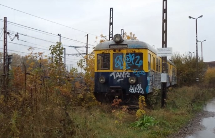 Polregio proponują miłośnikom kolei nową umowę dzierżawy. W cenie remont EN57 001