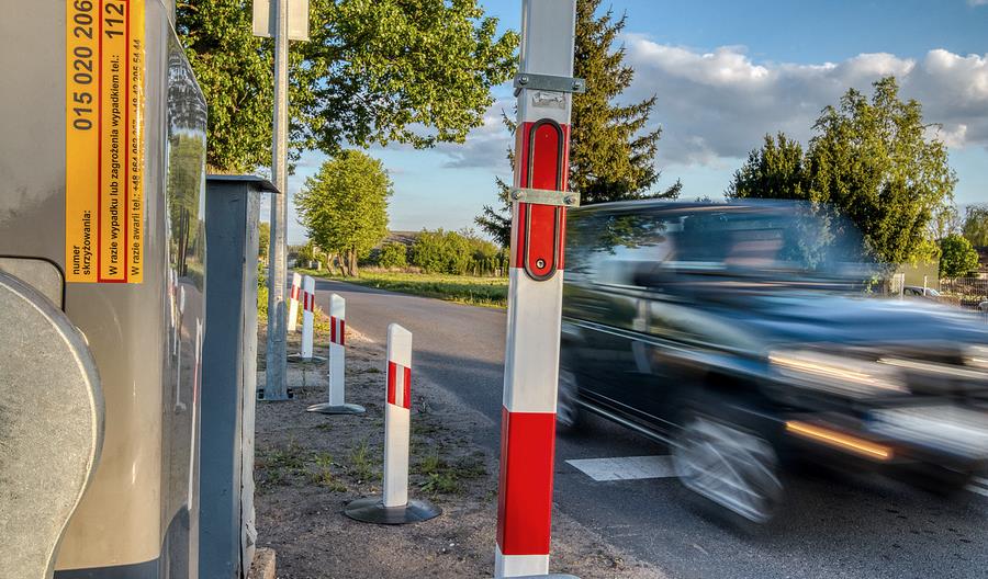 Mniej wypadków na przejazdach kolejowo-drogowych w 2019 roku Mniej wypadków na przejazdach kolejowo-drogowych w 2019 roku
