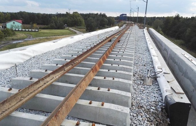 CMK: Przekroczony kosztorys na przygotowanie podbicia torów na 250 km/h [oferty]