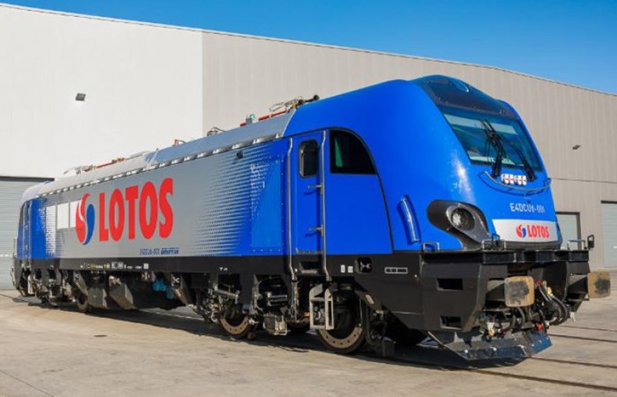 Lotos Kolej kupił 216 wagonów i lokomotywę elektryczną