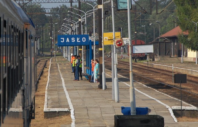 Podkarpacie dorzuci 50 tysięcy złotych na weekendowe pociągi do Jasła. Z Krakowa